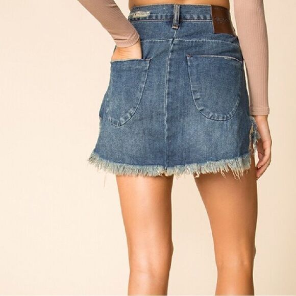 Revolve One Teaspoon Dirty Indigo Frayed Hem Cotton Mini Jeans Skirt(Size 26) - Picture 2 of 12